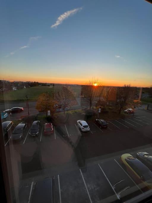 Luxx Apartment & Suites, London Heathrow Airport, Terminal 4, Piccadilly Underground Train Station Nearby! ฮิลลิงดัน ภายนอก รูปภาพ