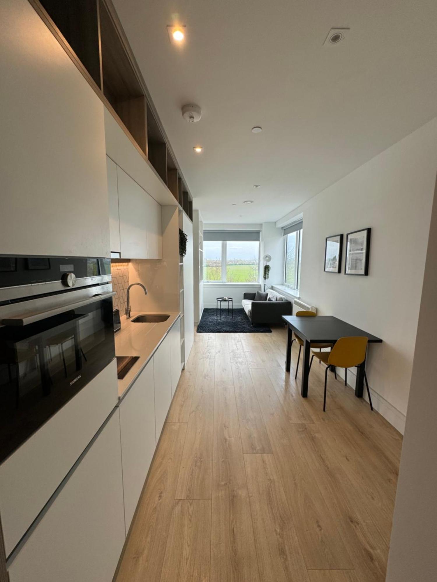 Luxx Apartment & Suites, London Heathrow Airport, Terminal 4, Piccadilly Underground Train Station Nearby! ฮิลลิงดัน ภายนอก รูปภาพ