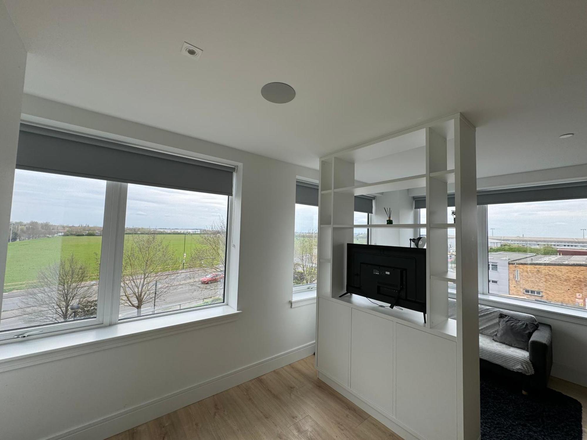 Luxx Apartment & Suites, London Heathrow Airport, Terminal 4, Piccadilly Underground Train Station Nearby! ฮิลลิงดัน ภายนอก รูปภาพ